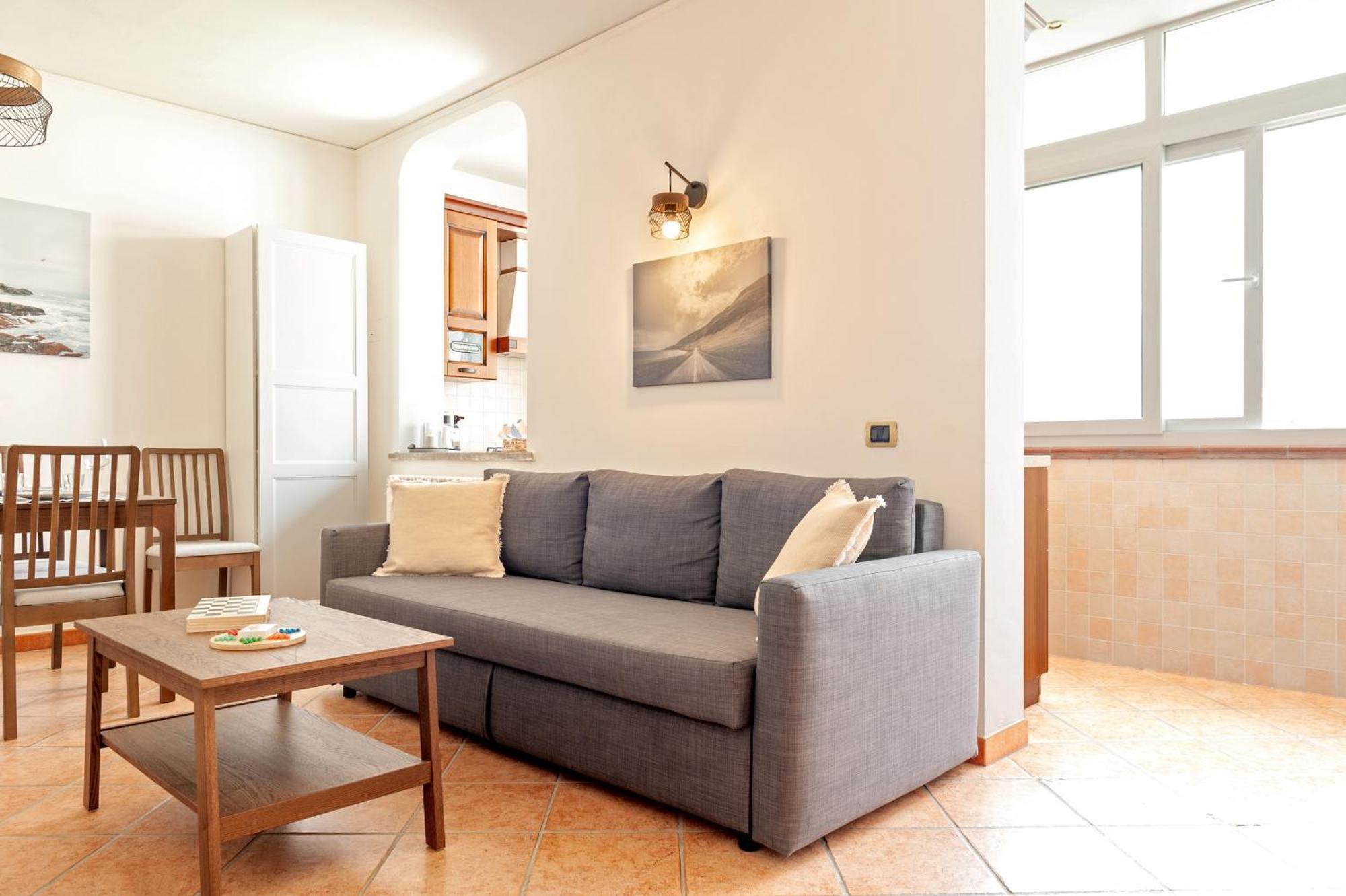Cozy Retreat In Coastal Livorno Apartment Bagian luar foto