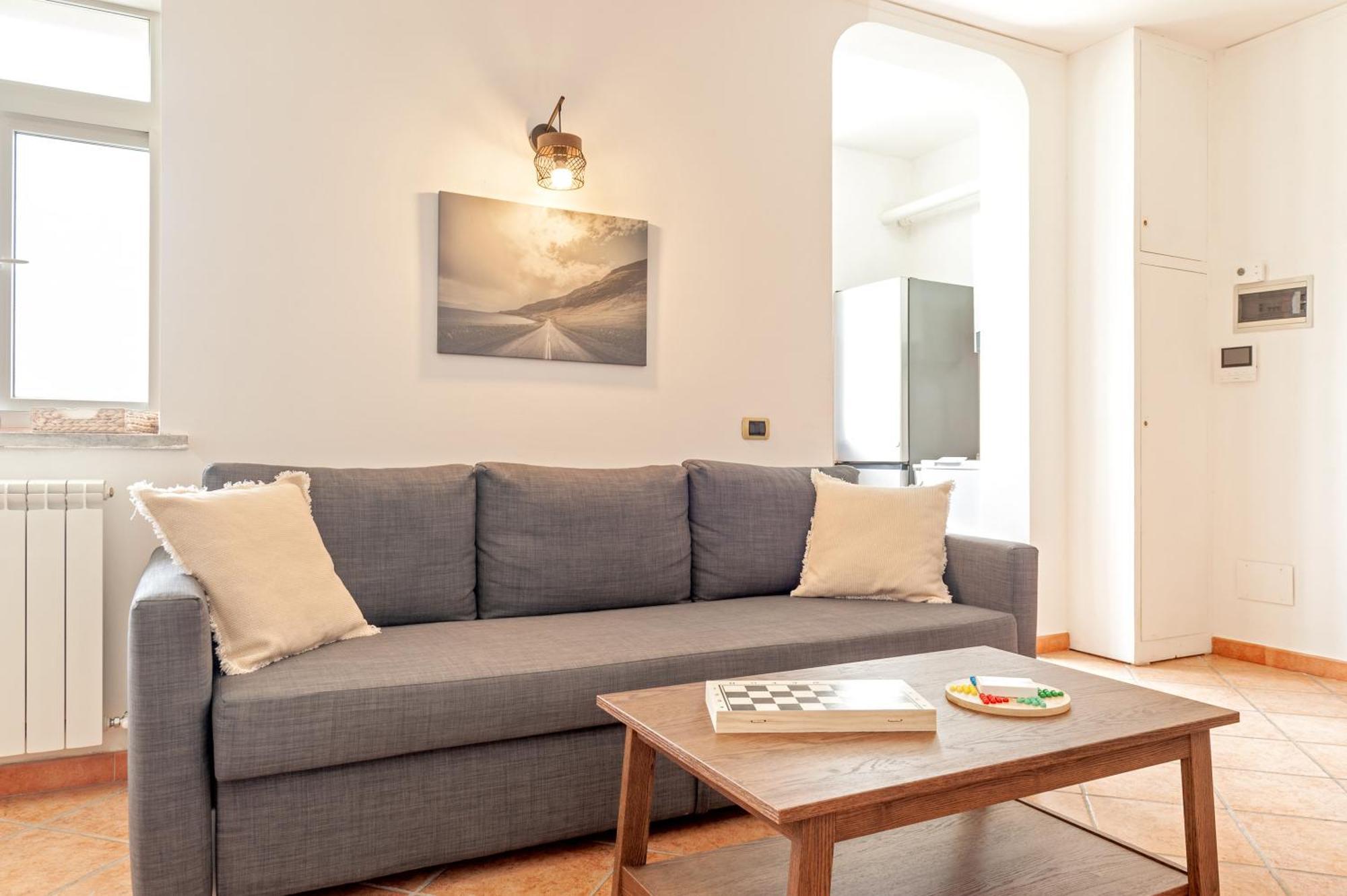 Cozy Retreat In Coastal Livorno Apartment Bagian luar foto