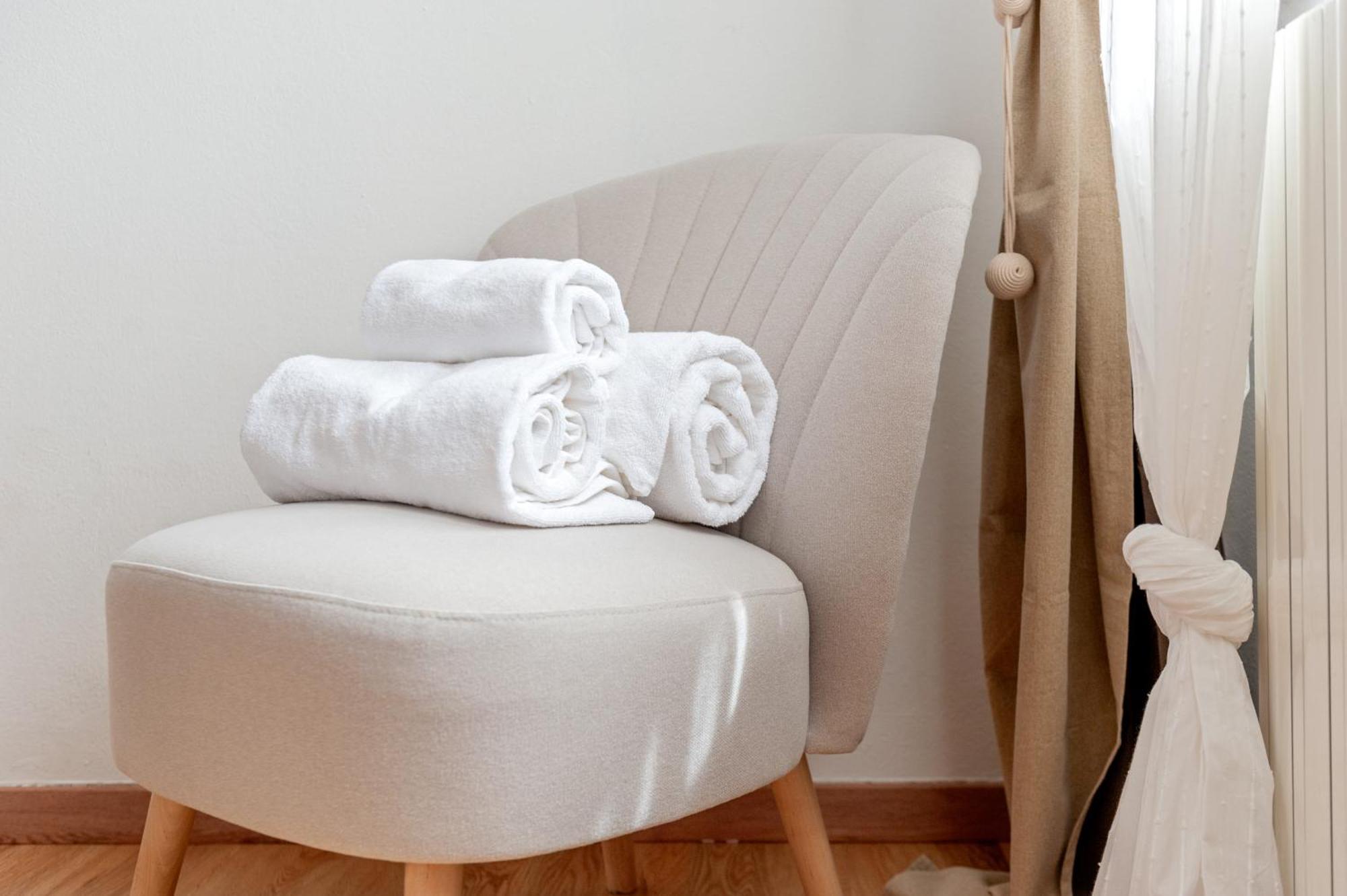 Cozy Retreat In Coastal Livorno Apartment Bagian luar foto