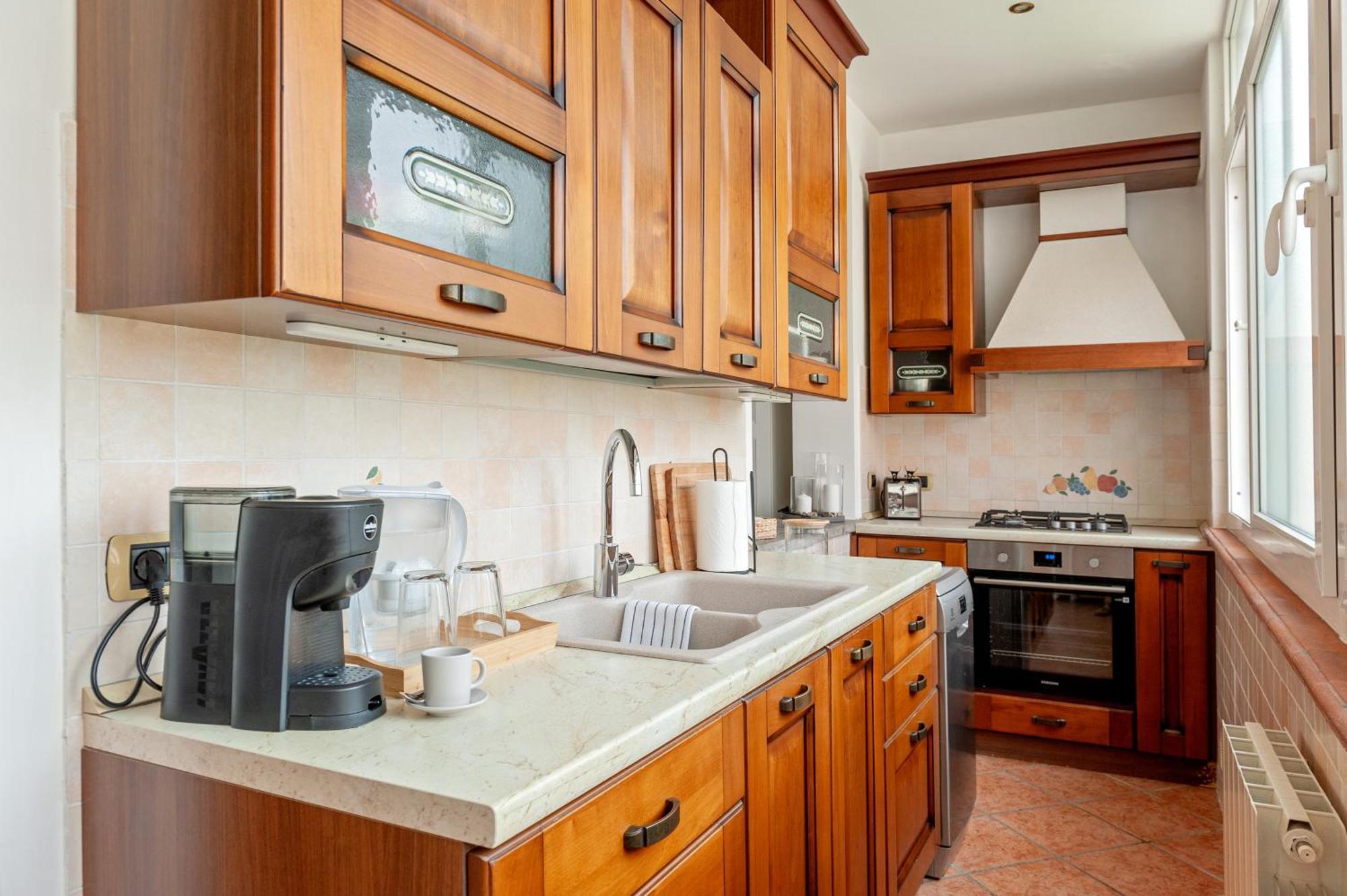 Cozy Retreat In Coastal Livorno Apartment Bagian luar foto